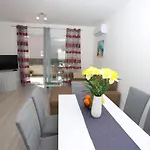 Apartament Petra *